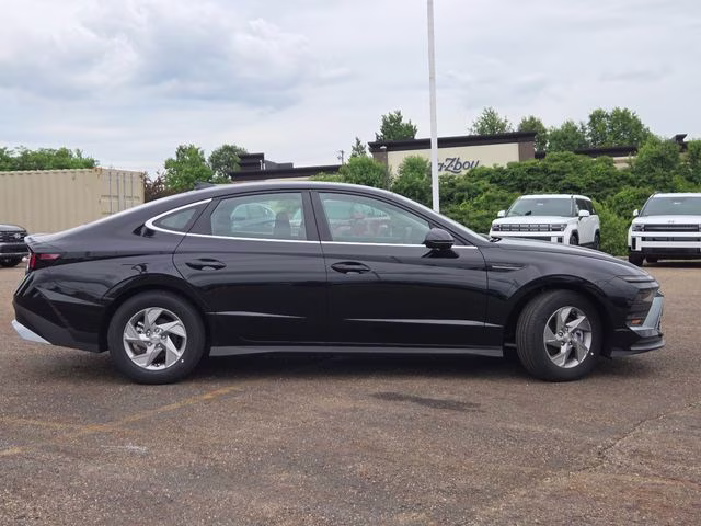 2026 Abyss Black Hyundai Sonata SE FWD Sedan