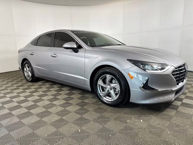 2023 Curated Silver Hyundai Sonata SE FWD Sedan