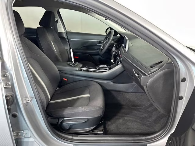 2023 Curated Silver Hyundai Sonata SE FWD Sedan