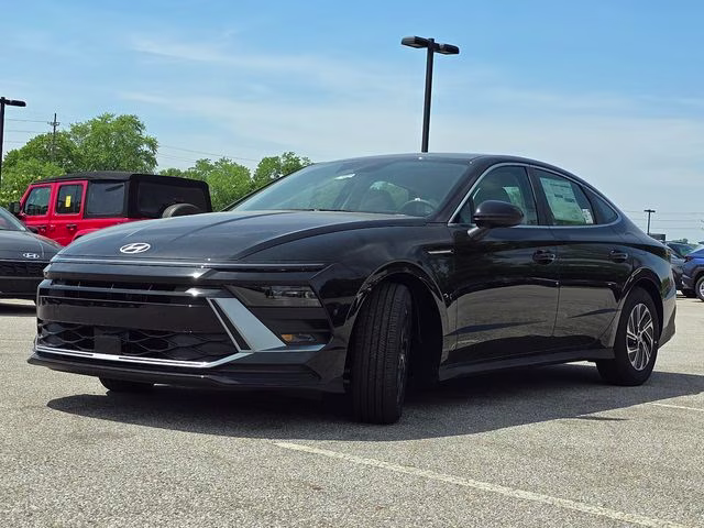 2026 Abyss Black Hyundai Sonata Hybrid Blue FWD Sedan