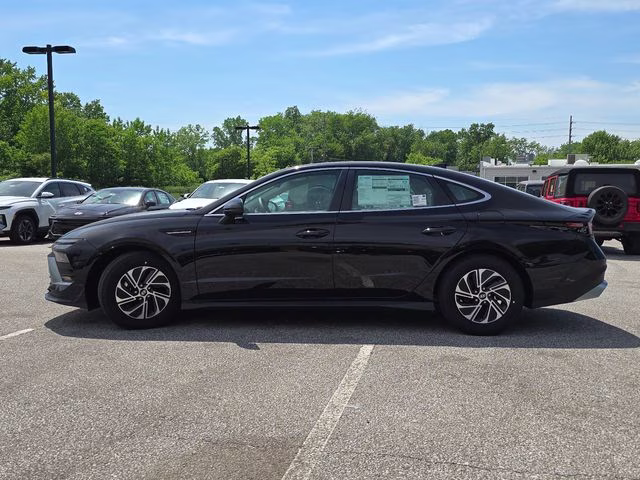 2026 Abyss Black Hyundai Sonata Hybrid Blue FWD Sedan