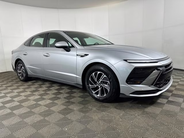 2026 Aero Silver Hyundai Sonata Hybrid Blue FWD Sedan
