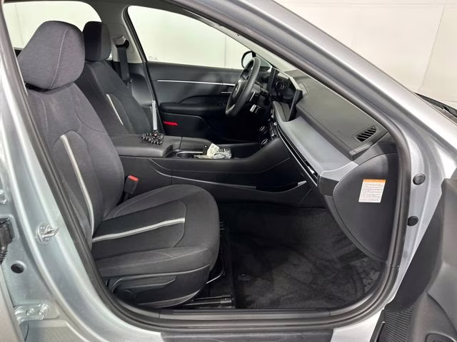 2026 Aero Silver Hyundai Sonata Hybrid Blue FWD Sedan