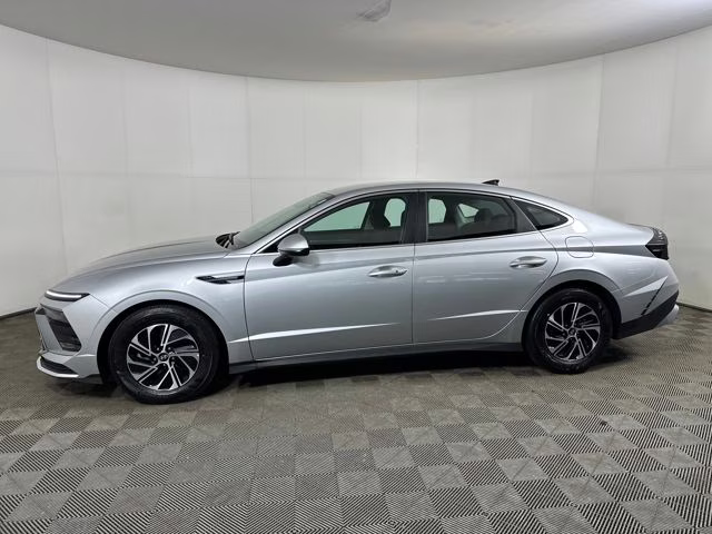 2026 Aero Silver Hyundai Sonata Hybrid Blue FWD Sedan