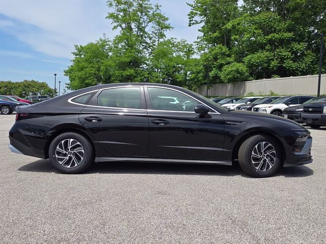 2026 Abyss Black Hyundai Sonata Hybrid Blue FWD Sedan