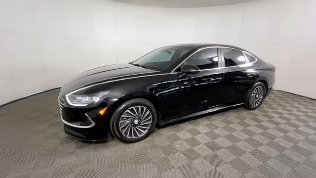 2023 Onyx Black Hyundai Sonata Hybrid Limited FWD Sedan