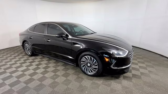 2023 Onyx Black Hyundai Sonata Hybrid Limited FWD Sedan