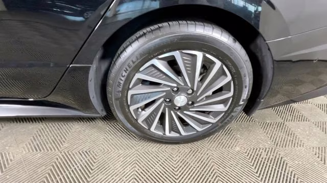 2023 Onyx Black Hyundai Sonata Hybrid Limited FWD Sedan