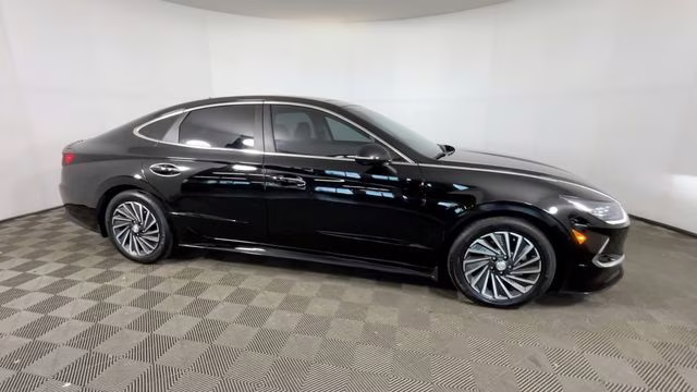 2023 Onyx Black Hyundai Sonata Hybrid Limited FWD Sedan