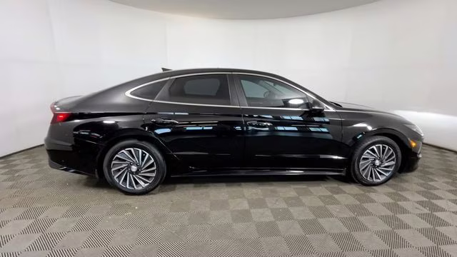 2023 Onyx Black Hyundai Sonata Hybrid Limited FWD Sedan