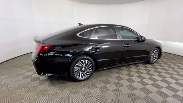 2023 Onyx Black Hyundai Sonata Hybrid Limited FWD Sedan