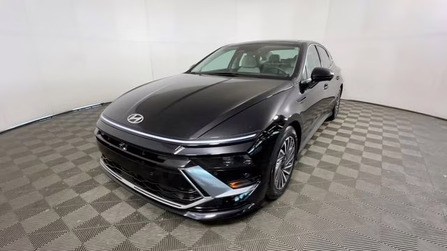 2024 Onyx Black Hyundai Sonata Hybrid Limited FWD Sedan