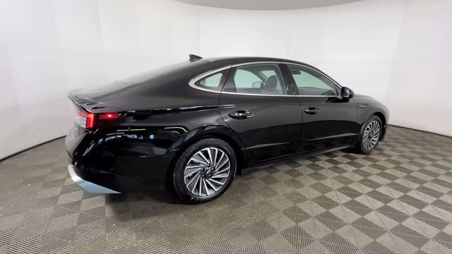 2024 Onyx Black Hyundai Sonata Hybrid Limited FWD Sedan