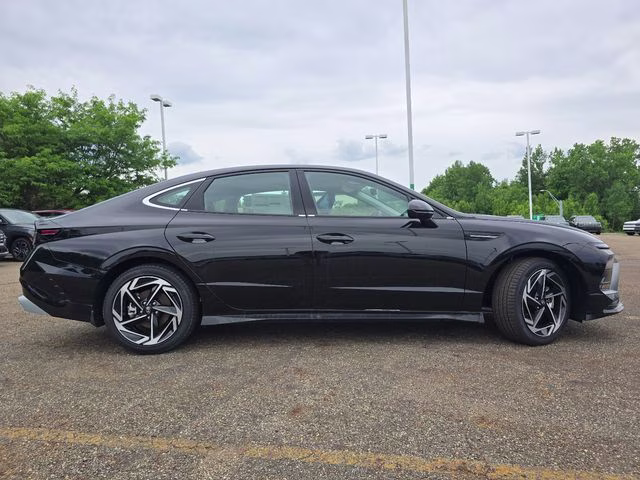 2026 Abyss Black Hyundai Sonata SEL Sport FWD Sedan