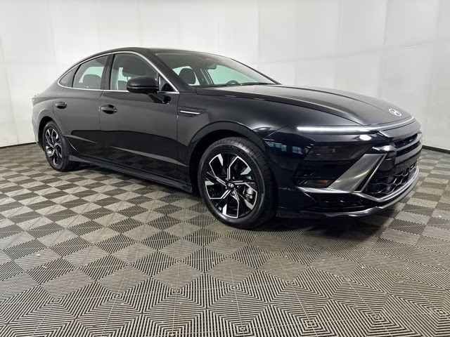 2024 Onyx Black Hyundai Sonata SEL FWD Sedan