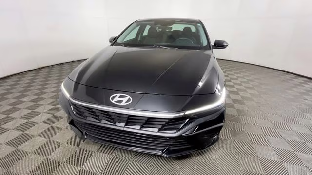 2024 Abyss Black Hyundai Elantra SE FWD Sedan