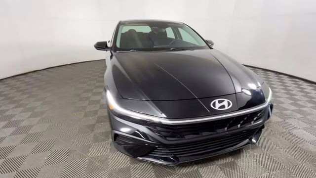 2024 Abyss Black Hyundai Elantra SE FWD Sedan