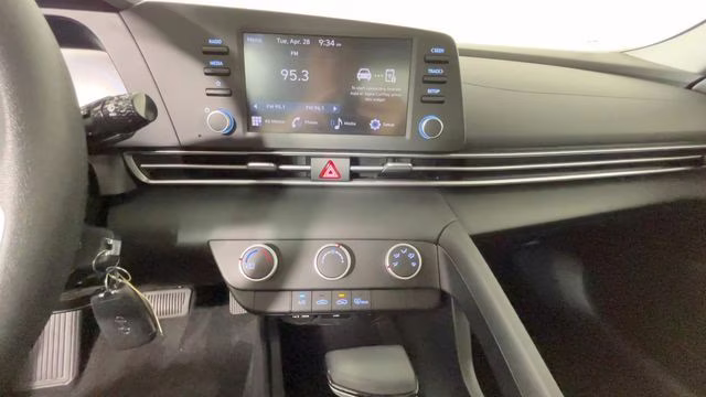 2024 Abyss Black Hyundai Elantra SE FWD Sedan