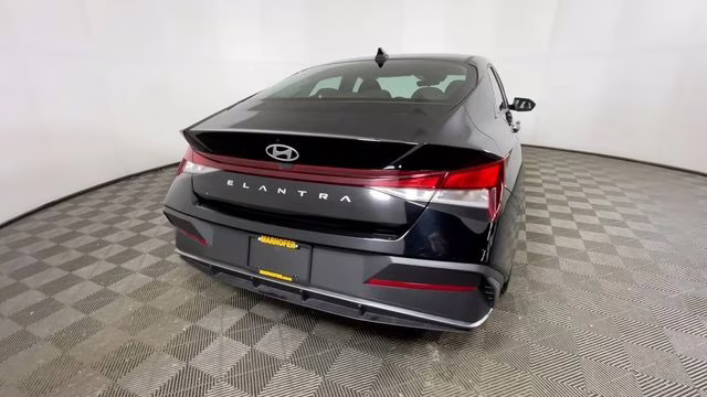 2024 Abyss Black Hyundai Elantra SE FWD Sedan