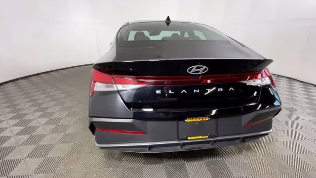2024 Abyss Black Hyundai Elantra SE FWD Sedan