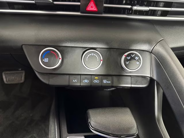 2024 Intense Blue Hyundai Elantra SE FWD Sedan