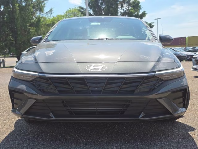 2026 Amazon Gray Hyundai Elantra SEL Sport FWD Sedan