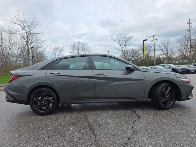 2026 Amazon Gray Hyundai Elantra SEL Sport FWD Sedan