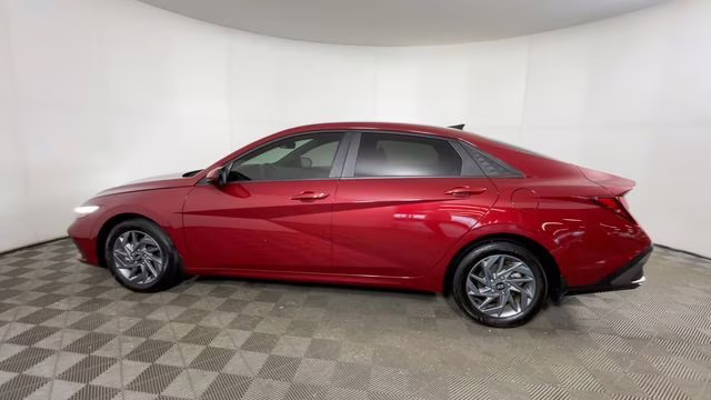 2024 Ultimate Red Hyundai Elantra SEL FWD Sedan