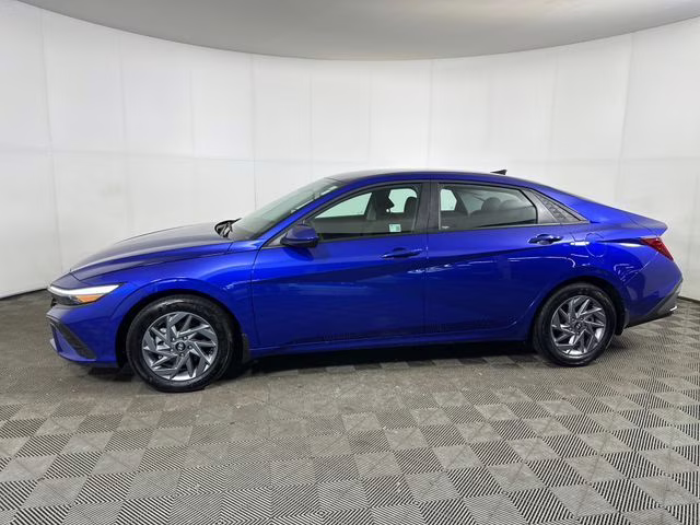 2025 Intense Blue Hyundai Elantra Hybrid Blue FWD Sedan