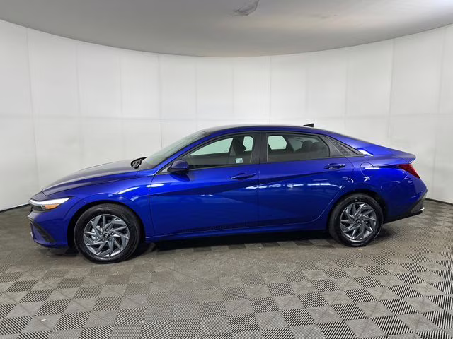 2025 Intense Blue Hyundai Elantra Hybrid Blue FWD Sedan