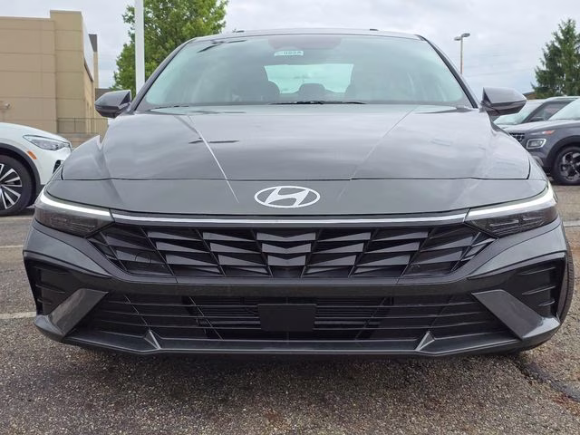 2026 Amazon Gray Hyundai Elantra Limited FWD Sedan