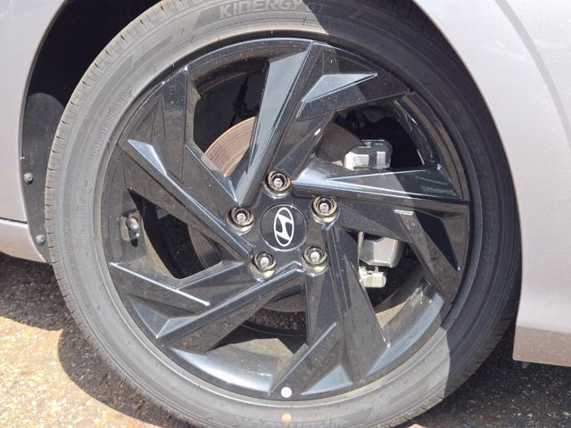 2026 Fluid Metal Hyundai Elantra SEL Sport FWD Sedan