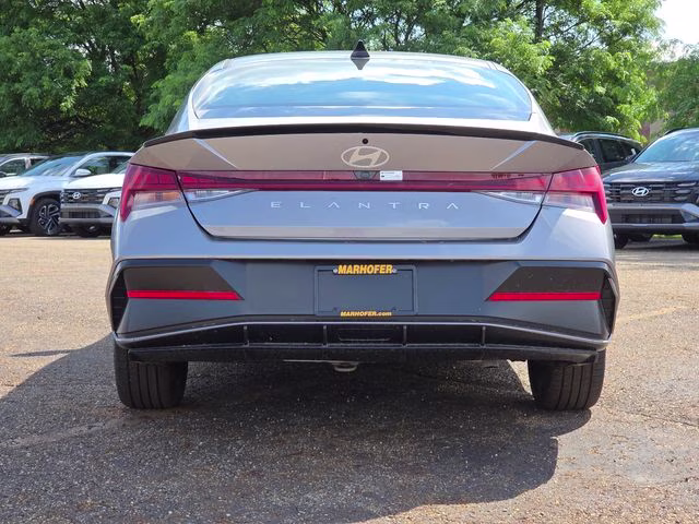 2026 Fluid Metal Hyundai Elantra SEL Sport FWD Sedan