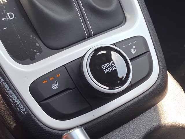 2026 Ecotronic Gray/Black Roof Hyundai Venue SEL FWD SUV