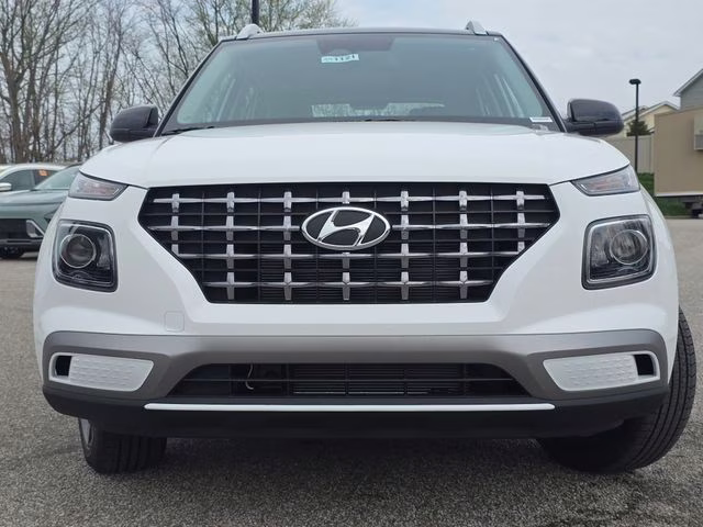 2026 Lunar White w/Black Roof Hyundai Venue SEL FWD SUV