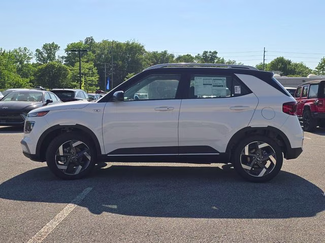 2026 Lunar White w/Black Roof Hyundai Venue SEL FWD SUV
