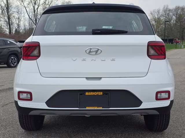 2026 Lunar White w/Black Roof Hyundai Venue SEL FWD SUV