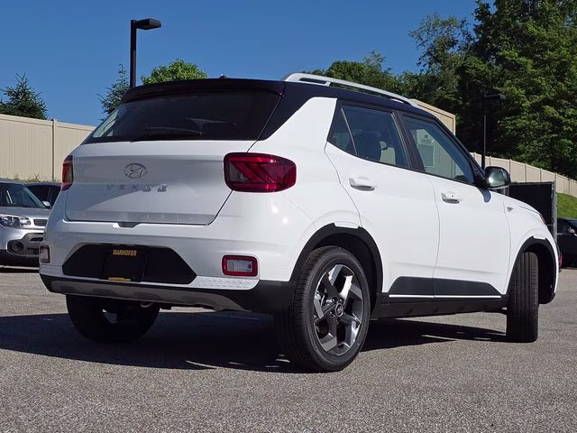 2026 Lunar White w/Black Roof Hyundai Venue SEL FWD SUV