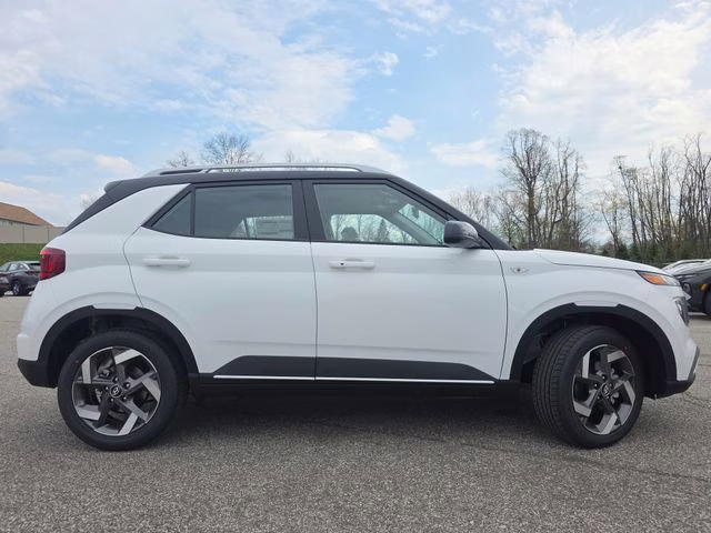 2026 Lunar White w/Black Roof Hyundai Venue SEL FWD SUV