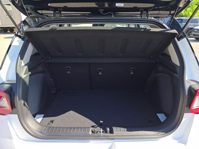 2026 Lunar White w/Black Roof Hyundai Venue SEL FWD SUV