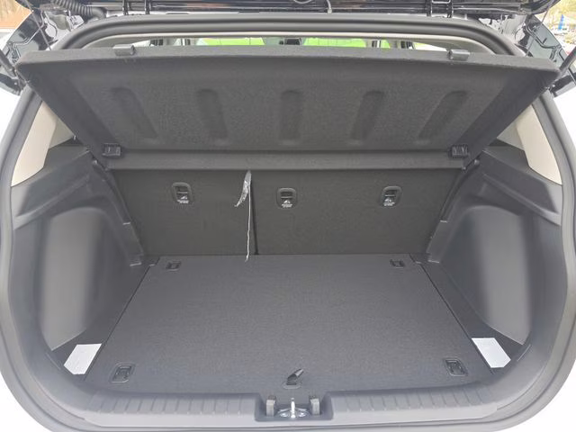 2026 Lunar White w/Black Roof Hyundai Venue SEL FWD SUV