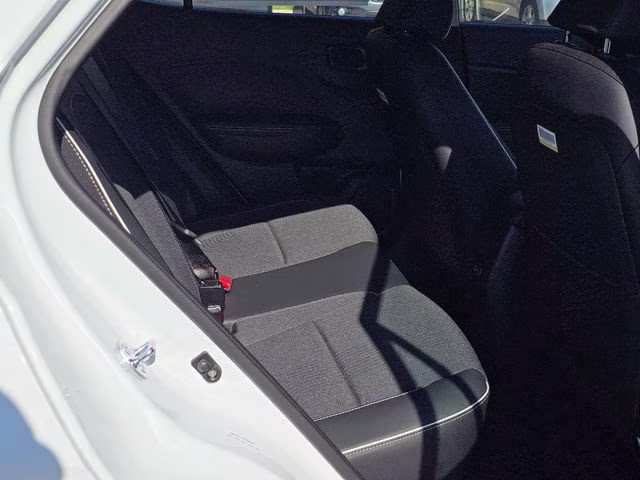 2026 Lunar White w/Black Roof Hyundai Venue SEL FWD SUV