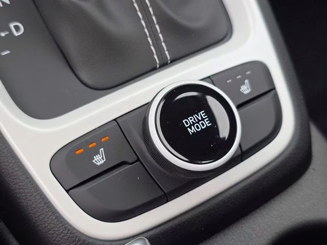 2026 Lunar White w/Black Roof Hyundai Venue SEL FWD SUV