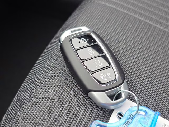 2026 Lunar White w/Black Roof Hyundai Venue SEL FWD SUV
