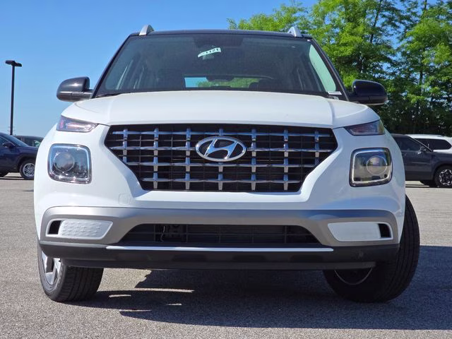 2026 Lunar White w/Black Roof Hyundai Venue SEL FWD SUV