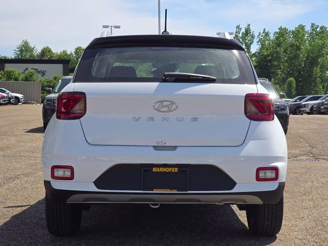 2026 Lunar White w/Black Roof Hyundai Venue SEL FWD SUV