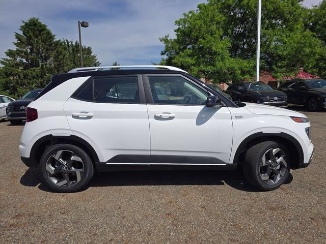 2026 Lunar White w/Black Roof Hyundai Venue SEL FWD SUV