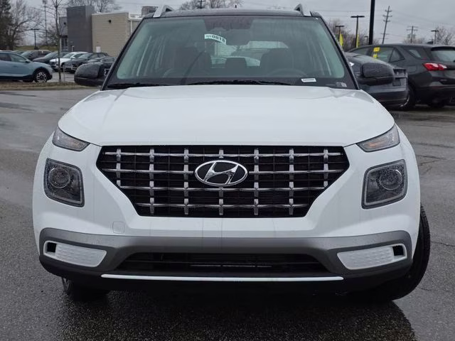 2026 Lunar White w/Black Roof Hyundai Venue SEL FWD SUV
