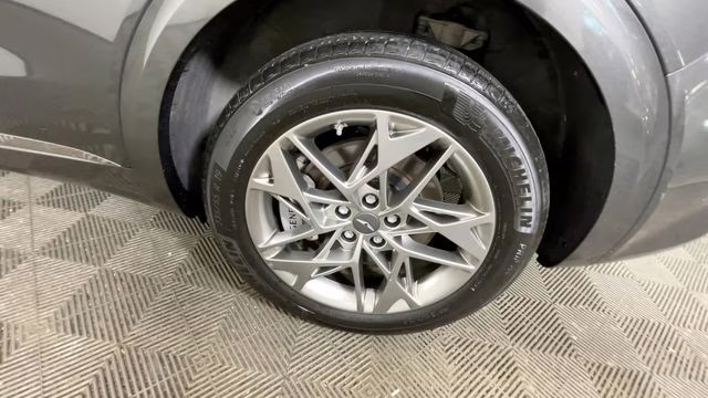 2025 Makalu Gray Genesis GV70 2.5T AWD SUV