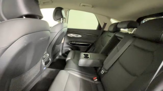 2025 Makalu Gray Genesis GV70 2.5T AWD SUV